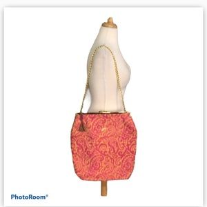 🎉HP🎉 Trina large pink and gold paisley purse.